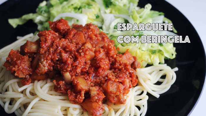 Esparguete com beringela, quinoa e molho de tomate